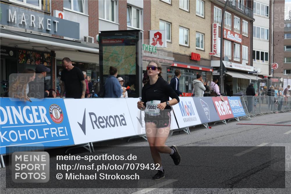 15.09.2024 - PSD Bank Halbmarathon Michael Strokosch http://msf.ph/oto/7079432 15.09.2024 12:23:37 Ziel 987, 2403, 2981, 3002, 3450 meine-sportfotos.de