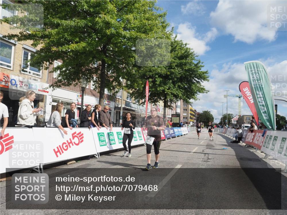 15.09.2024 - PSD Bank Halbmarathon Miley Keyser http://msf.ph/oto/7079468 15.09.2024 12:42:45 Ziel 2273, 3242, 3278, 3321, 3400 meine-sportfotos.de