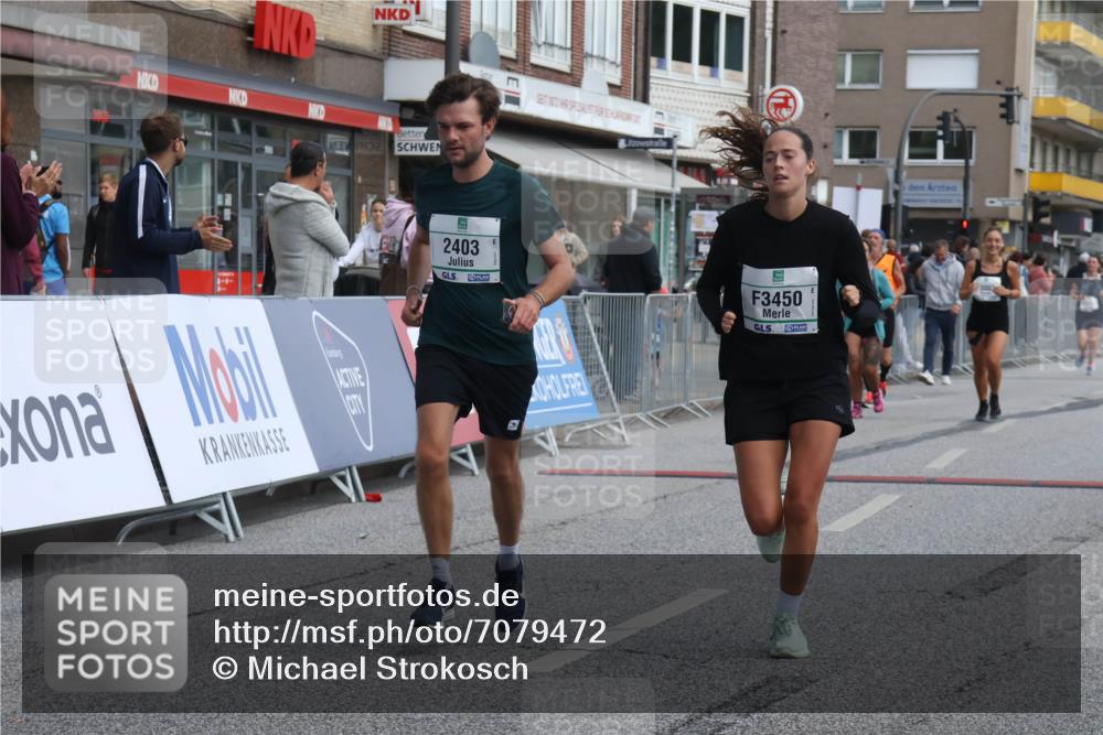 15.09.2024 - PSD Bank Halbmarathon Michael Strokosch http://msf.ph/oto/7079472 15.09.2024 12:23:42 Ziel 1883, 2403, 2981, 3002, 3003, 3428, 3450 meine-sportfotos.de