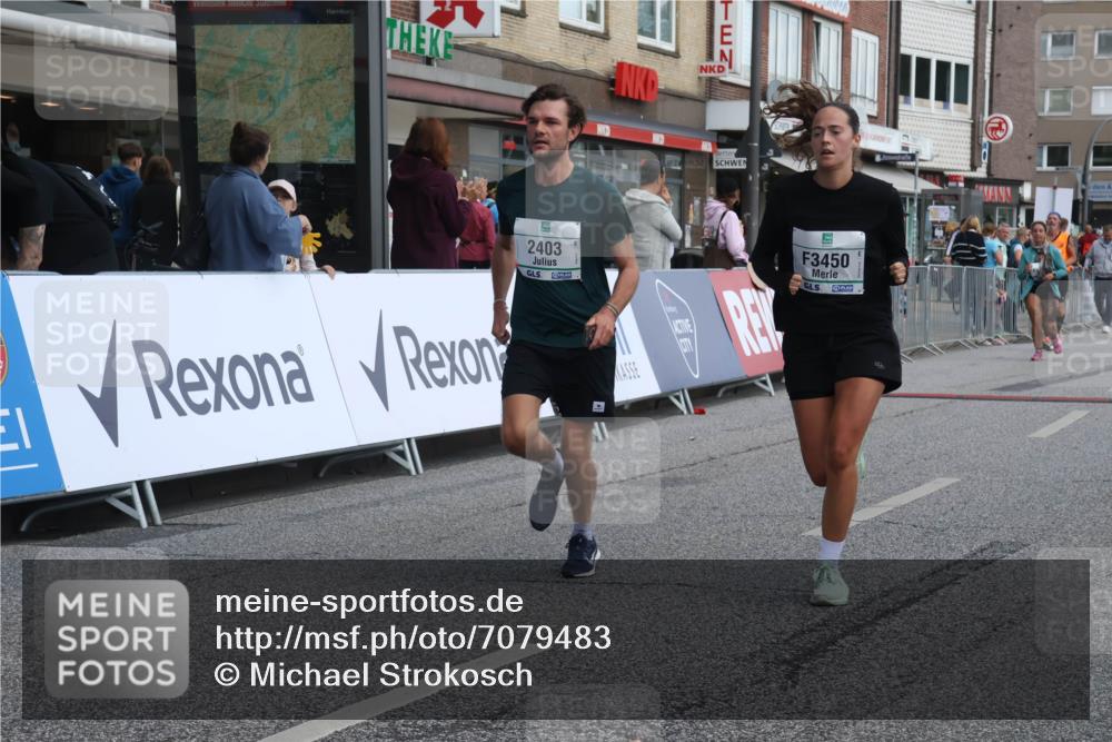 15.09.2024 - PSD Bank Halbmarathon Michael Strokosch http://msf.ph/oto/7079483 15.09.2024 12:23:43 Ziel 1883, 2403, 2981, 3002, 3003, 3428, 3450 meine-sportfotos.de