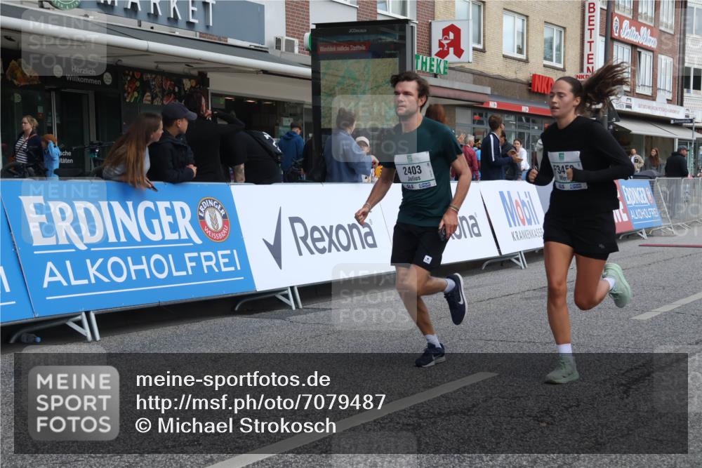 15.09.2024 - PSD Bank Halbmarathon Michael Strokosch http://msf.ph/oto/7079487 15.09.2024 12:23:43 Ziel 1883, 2403, 2981, 3002, 3003, 3428, 3450 meine-sportfotos.de
