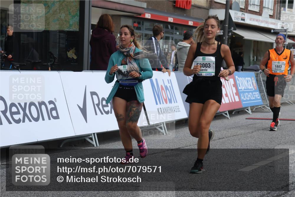 15.09.2024 - PSD Bank Halbmarathon Michael Strokosch http://msf.ph/oto/7079571 15.09.2024 12:23:49 Ziel 1883, 2403, 2537, 3003, 3075, 3428, 3450 meine-sportfotos.de