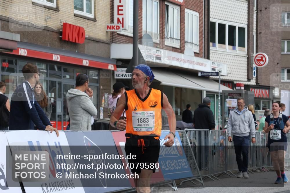 15.09.2024 - PSD Bank Halbmarathon Michael Strokosch http://msf.ph/oto/7079580 15.09.2024 12:23:51 Ziel 1883, 2403, 2537, 3003, 3075, 3222, 3428, 3450 meine-sportfotos.de