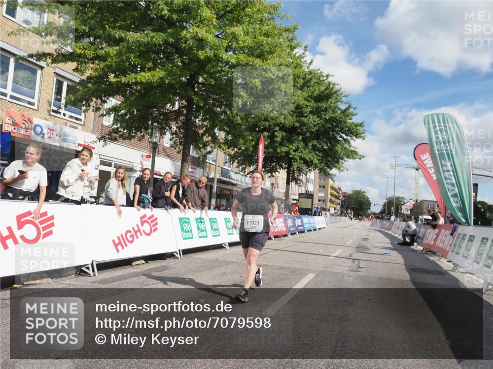 15.09.2024 - PSD Bank Halbmarathon Miley Keyser http://msf.ph/oto/7079598 15.09.2024 12:42:51 Ziel 2273, 3242, 3321, 3400 meine-sportfotos.de