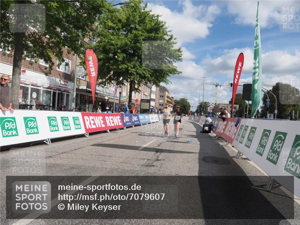 15.09.2024 - PSD Bank Halbmarathon Miley Keyser http://msf.ph/oto/7079607 15.09.2024 12:43:35 Ziel 2385, 3410 meine-sportfotos.de