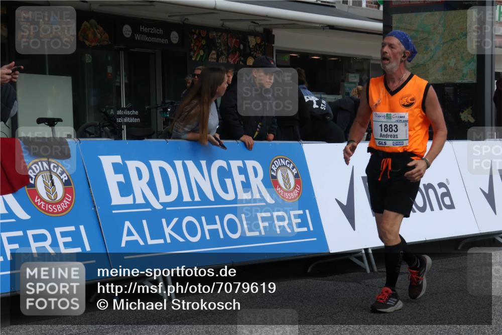 15.09.2024 - PSD Bank Halbmarathon Michael Strokosch http://msf.ph/oto/7079619 15.09.2024 12:23:53 Ziel 1883, 2403, 2537, 3003, 3075, 3222, 3428, 3450 meine-sportfotos.de