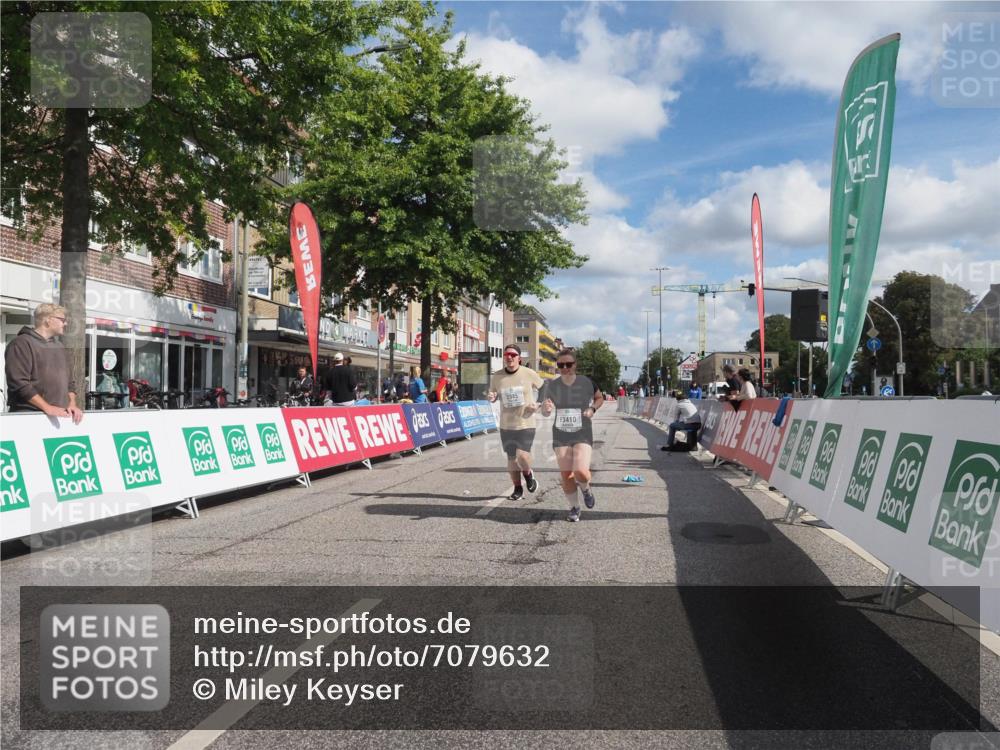 15.09.2024 - PSD Bank Halbmarathon Miley Keyser http://msf.ph/oto/7079632 15.09.2024 12:43:36 Ziel 2385, 3410 meine-sportfotos.de