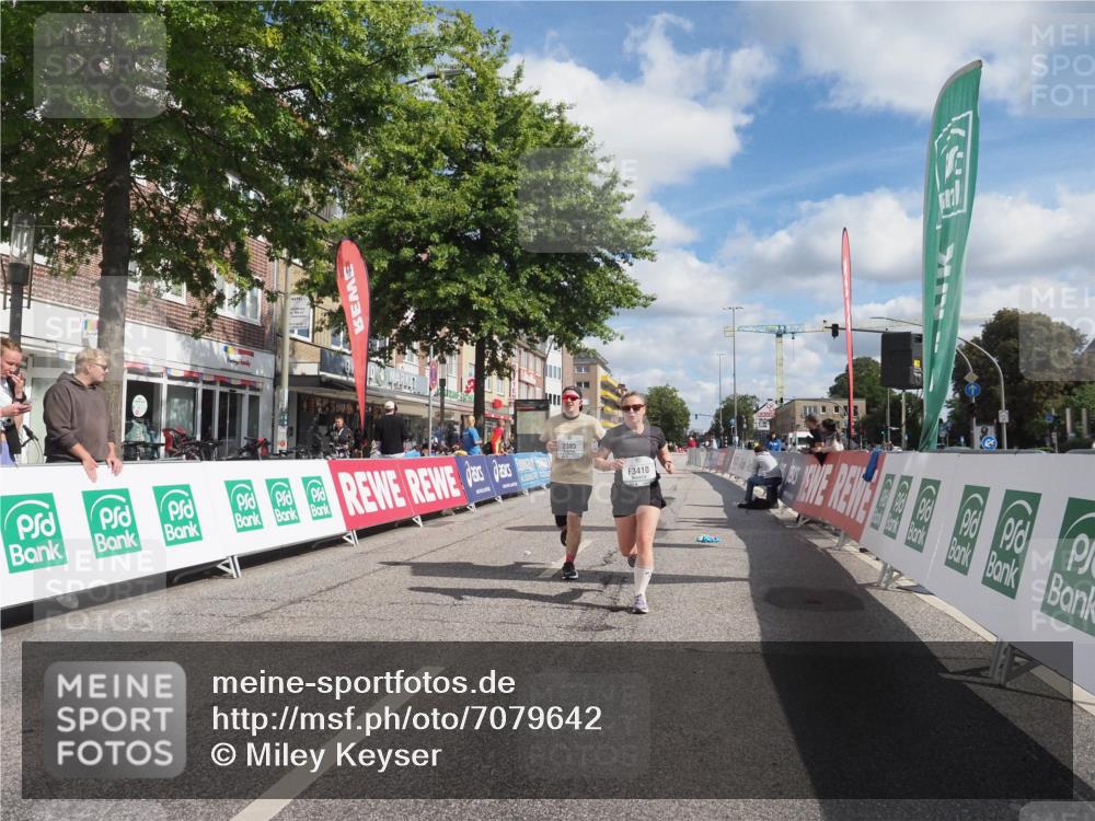 15.09.2024 - PSD Bank Halbmarathon Miley Keyser http://msf.ph/oto/7079642 15.09.2024 12:43:36 Ziel 2385, 3410 meine-sportfotos.de