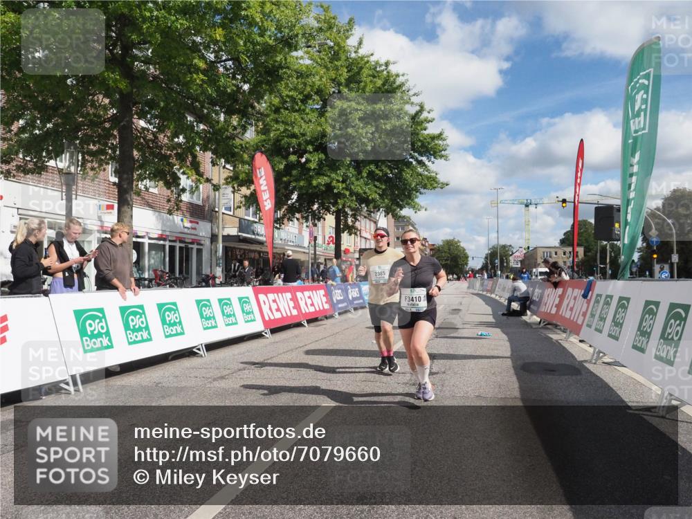 15.09.2024 - PSD Bank Halbmarathon Miley Keyser http://msf.ph/oto/7079660 15.09.2024 12:43:37 Ziel 2385, 3410 meine-sportfotos.de
