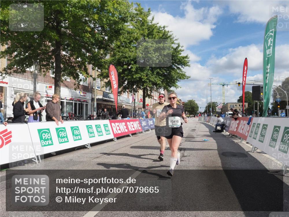 15.09.2024 - PSD Bank Halbmarathon Miley Keyser http://msf.ph/oto/7079665 15.09.2024 12:43:37 Ziel 2385, 3410 meine-sportfotos.de