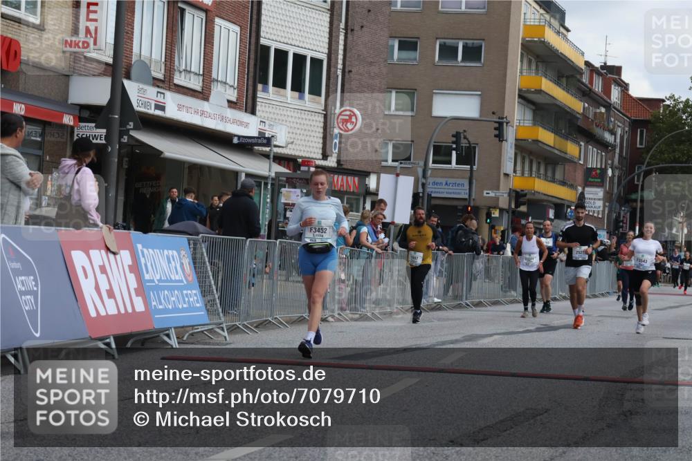 15.09.2024 - PSD Bank Halbmarathon Michael Strokosch http://msf.ph/oto/7079710 15.09.2024 12:24:03 Ziel 1997, 2527, 2537, 3075, 3222, 3452, 3543 meine-sportfotos.de