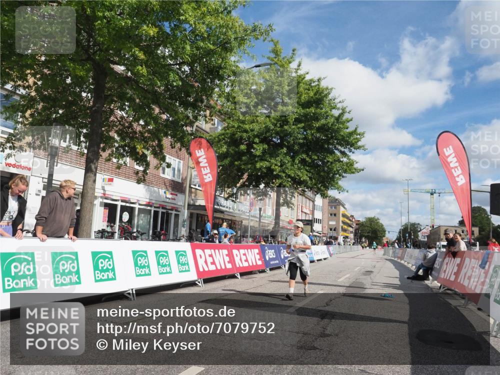 15.09.2024 - PSD Bank Halbmarathon Miley Keyser http://msf.ph/oto/7079752 15.09.2024 12:44:19 Ziel 1350, 3267 meine-sportfotos.de