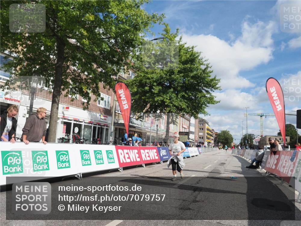 15.09.2024 - PSD Bank Halbmarathon Miley Keyser http://msf.ph/oto/7079757 15.09.2024 12:44:19 Ziel 1350, 3267 meine-sportfotos.de