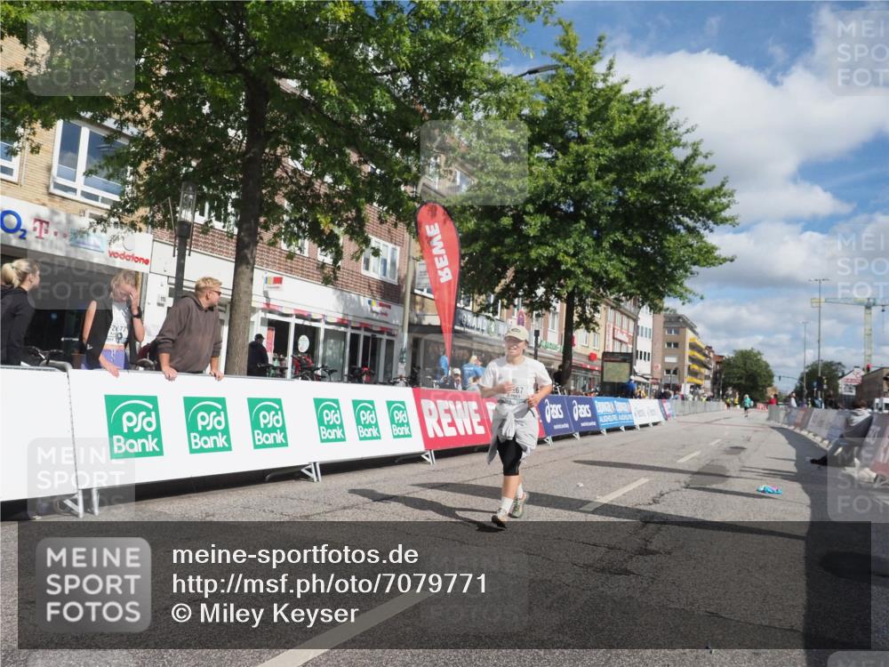 15.09.2024 - PSD Bank Halbmarathon Miley Keyser http://msf.ph/oto/7079771 15.09.2024 12:44:20 Ziel 1350, 3267 meine-sportfotos.de