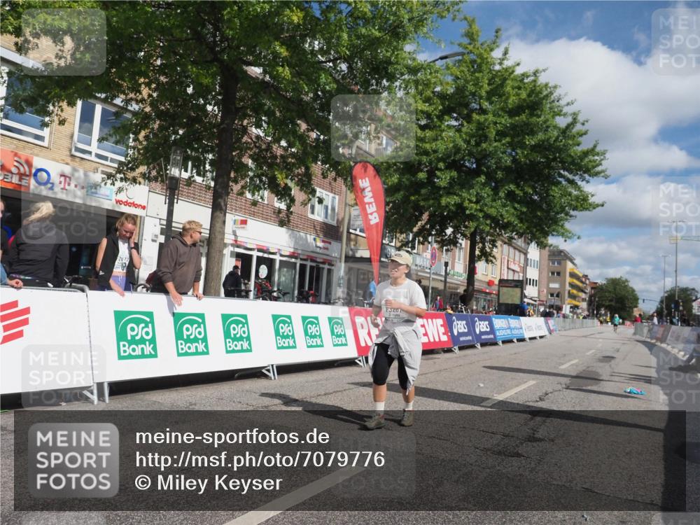 15.09.2024 - PSD Bank Halbmarathon Miley Keyser http://msf.ph/oto/7079776 15.09.2024 12:44:21 Ziel 1350, 3267 meine-sportfotos.de