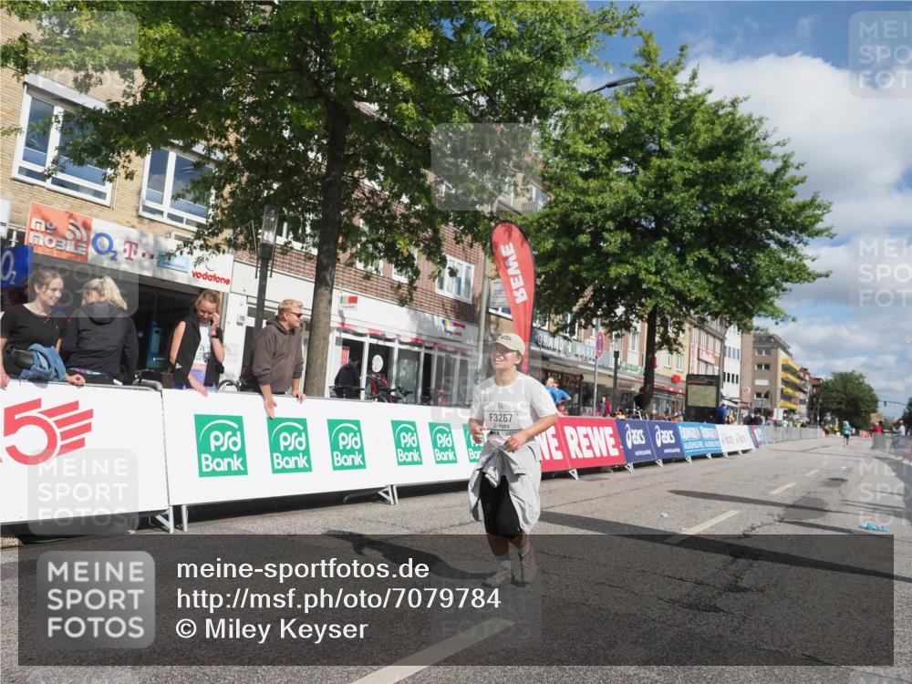 15.09.2024 - PSD Bank Halbmarathon Miley Keyser http://msf.ph/oto/7079784 15.09.2024 12:44:21 Ziel 1350, 3267 meine-sportfotos.de