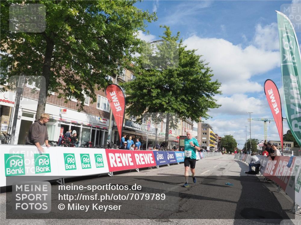 15.09.2024 - PSD Bank Halbmarathon Miley Keyser http://msf.ph/oto/7079789 15.09.2024 12:44:36 Ziel 2452 meine-sportfotos.de