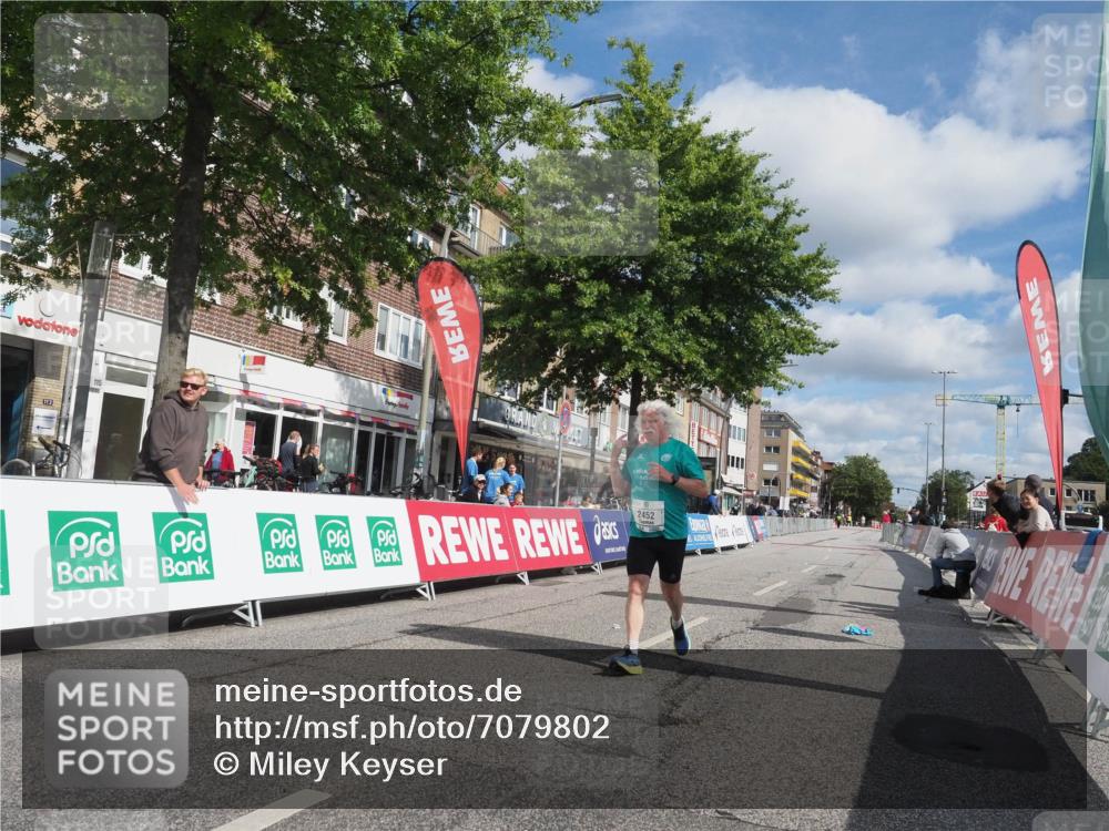 15.09.2024 - PSD Bank Halbmarathon Miley Keyser http://msf.ph/oto/7079802 15.09.2024 12:44:37 Ziel 2452 meine-sportfotos.de