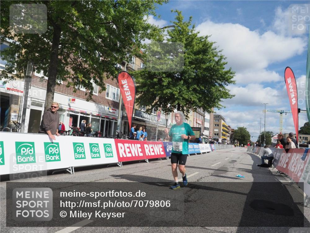 15.09.2024 - PSD Bank Halbmarathon Miley Keyser http://msf.ph/oto/7079806 15.09.2024 12:44:37 Ziel 2452 meine-sportfotos.de