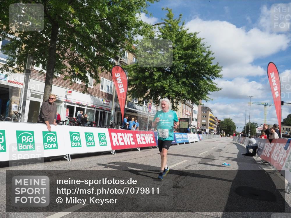 15.09.2024 - PSD Bank Halbmarathon Miley Keyser http://msf.ph/oto/7079811 15.09.2024 12:44:37 Ziel 2452 meine-sportfotos.de