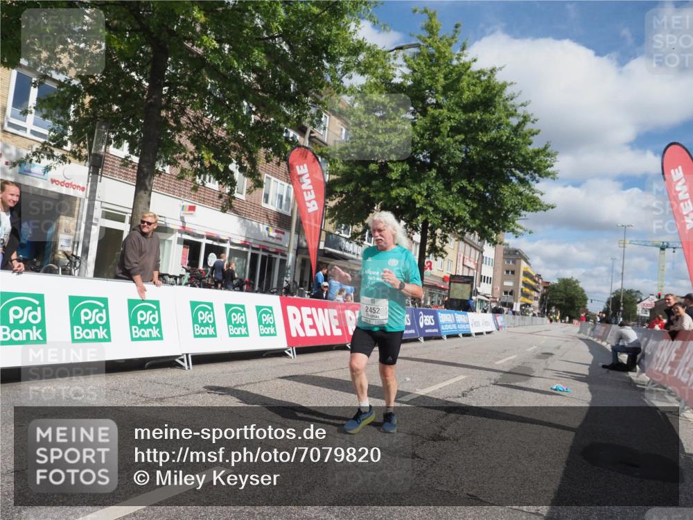 15.09.2024 - PSD Bank Halbmarathon Miley Keyser http://msf.ph/oto/7079820 15.09.2024 12:44:37 Ziel 2452 meine-sportfotos.de