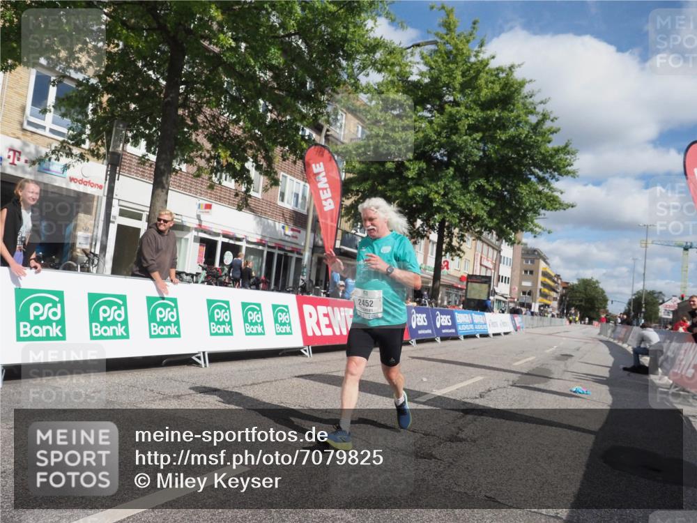 15.09.2024 - PSD Bank Halbmarathon Miley Keyser http://msf.ph/oto/7079825 15.09.2024 12:44:38 Ziel 2452 meine-sportfotos.de