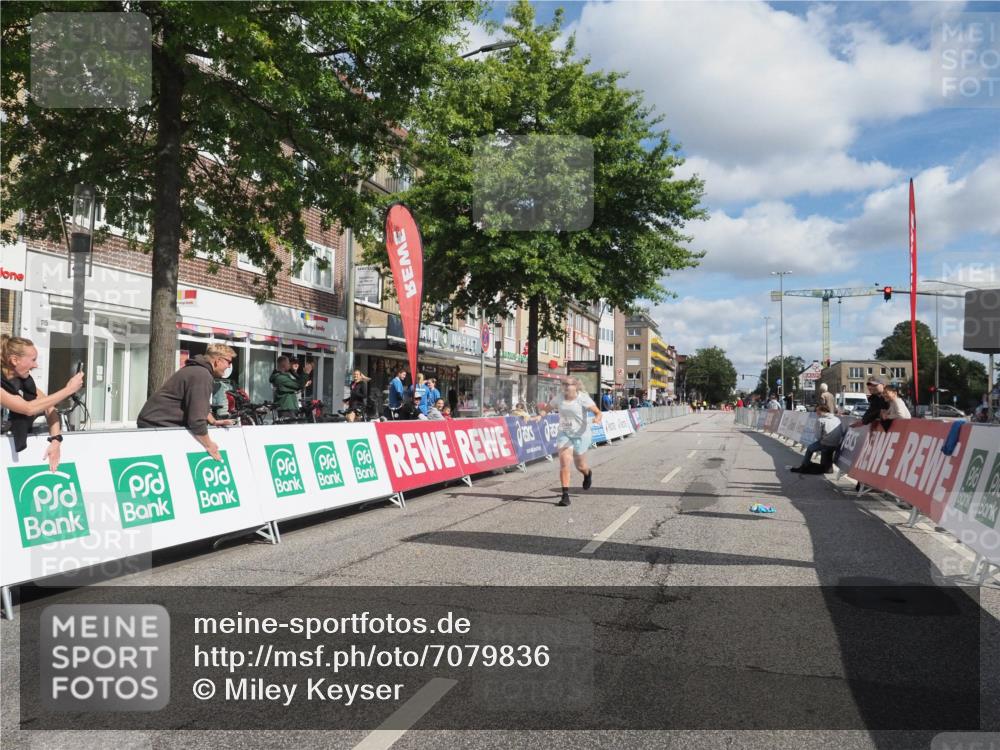 15.09.2024 - PSD Bank Halbmarathon Miley Keyser http://msf.ph/oto/7079836 15.09.2024 12:45:23 Ziel 3458 meine-sportfotos.de