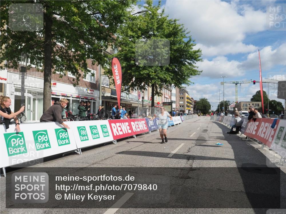 15.09.2024 - PSD Bank Halbmarathon Miley Keyser http://msf.ph/oto/7079840 15.09.2024 12:45:23 Ziel 3458 meine-sportfotos.de