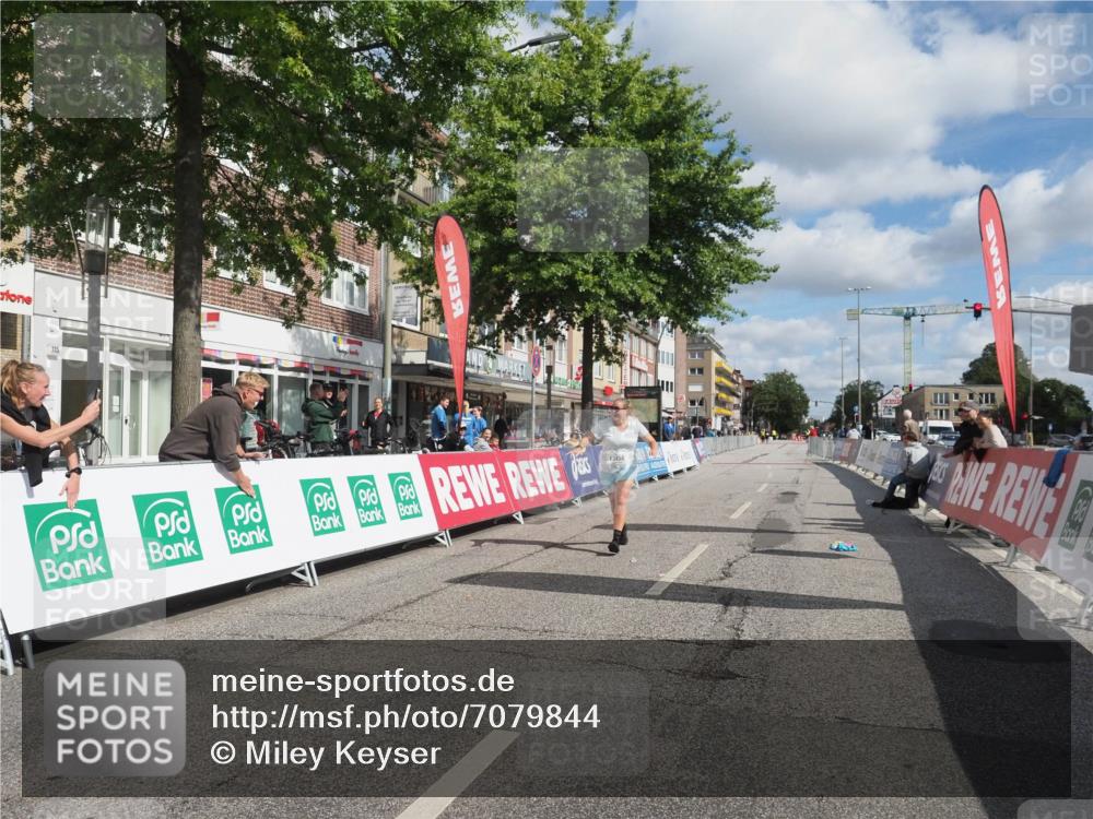 15.09.2024 - PSD Bank Halbmarathon Miley Keyser http://msf.ph/oto/7079844 15.09.2024 12:45:24 Ziel 3458 meine-sportfotos.de