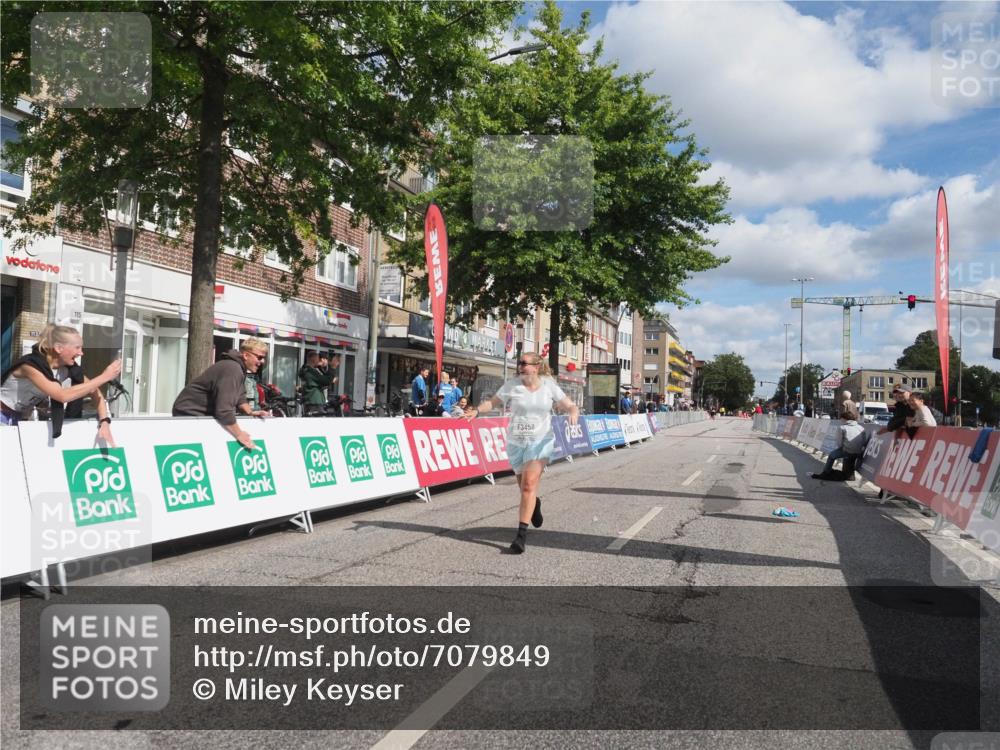 15.09.2024 - PSD Bank Halbmarathon Miley Keyser http://msf.ph/oto/7079849 15.09.2024 12:45:24 Ziel 3458 meine-sportfotos.de