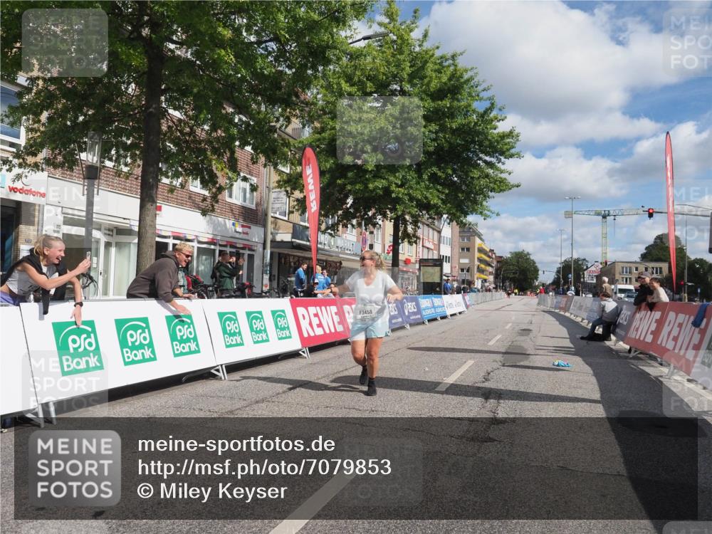 15.09.2024 - PSD Bank Halbmarathon Miley Keyser http://msf.ph/oto/7079853 15.09.2024 12:45:24 Ziel 3458 meine-sportfotos.de