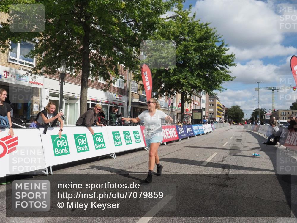 15.09.2024 - PSD Bank Halbmarathon Miley Keyser http://msf.ph/oto/7079859 15.09.2024 12:45:25 Ziel 3458 meine-sportfotos.de