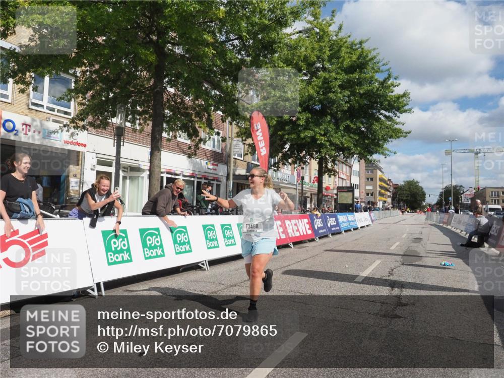 15.09.2024 - PSD Bank Halbmarathon Miley Keyser http://msf.ph/oto/7079865 15.09.2024 12:45:25 Ziel 3458 meine-sportfotos.de