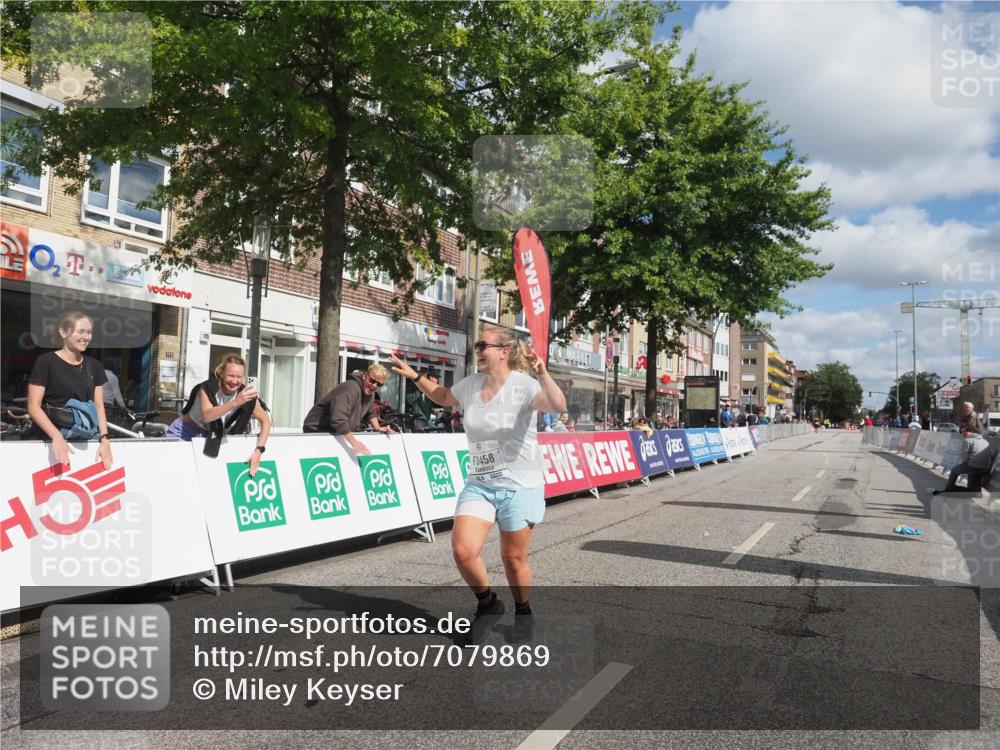 15.09.2024 - PSD Bank Halbmarathon Miley Keyser http://msf.ph/oto/7079869 15.09.2024 12:45:25 Ziel 3458 meine-sportfotos.de