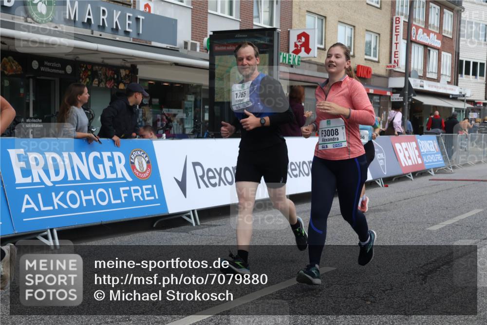 15.09.2024 - PSD Bank Halbmarathon Michael Strokosch http://msf.ph/oto/7079880 15.09.2024 12:24:16 Ziel 988, 1765, 1997, 2081, 2527, 3008, 3256, 3339, 3371, 3452, 3543 meine-sportfotos.de