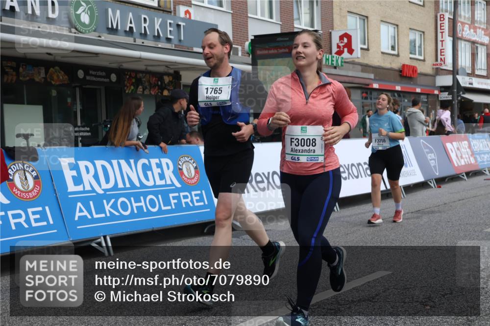 15.09.2024 - PSD Bank Halbmarathon Michael Strokosch http://msf.ph/oto/7079890 15.09.2024 12:24:16 Ziel 988, 1765, 1997, 2081, 2527, 3008, 3256, 3339, 3371, 3452, 3543 meine-sportfotos.de