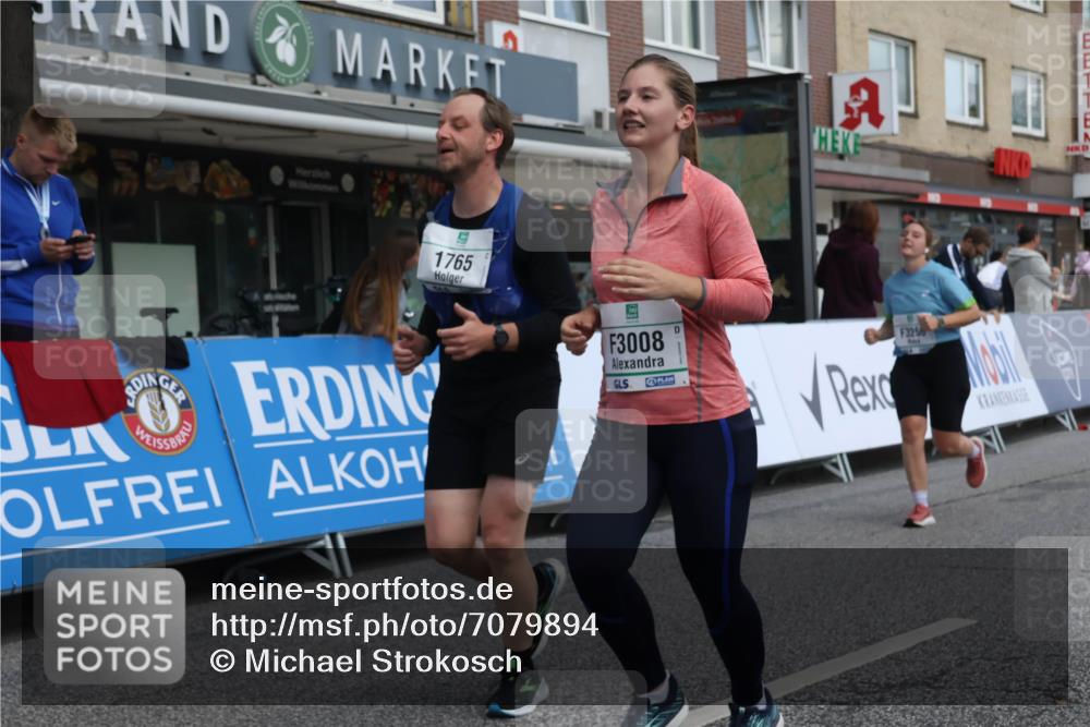 15.09.2024 - PSD Bank Halbmarathon Michael Strokosch http://msf.ph/oto/7079894 15.09.2024 12:24:17 Ziel 988, 1765, 1997, 2081, 2527, 3008, 3218, 3256, 3339, 3371, 3452, 3543 meine-sportfotos.de
