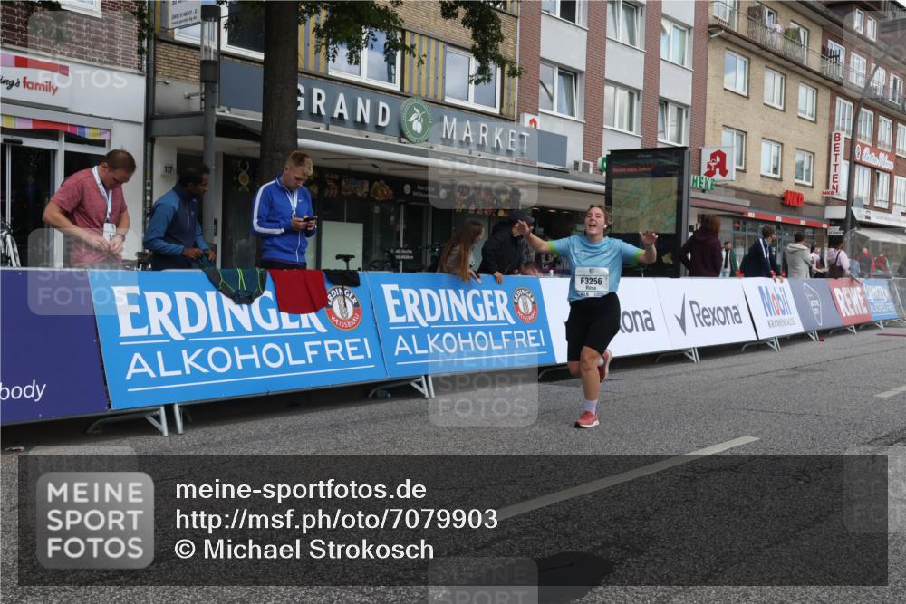 15.09.2024 - PSD Bank Halbmarathon Michael Strokosch http://msf.ph/oto/7079903 15.09.2024 12:24:18 Ziel 988, 1765, 1997, 2081, 2527, 3008, 3218, 3256, 3339, 3371, 3543 meine-sportfotos.de