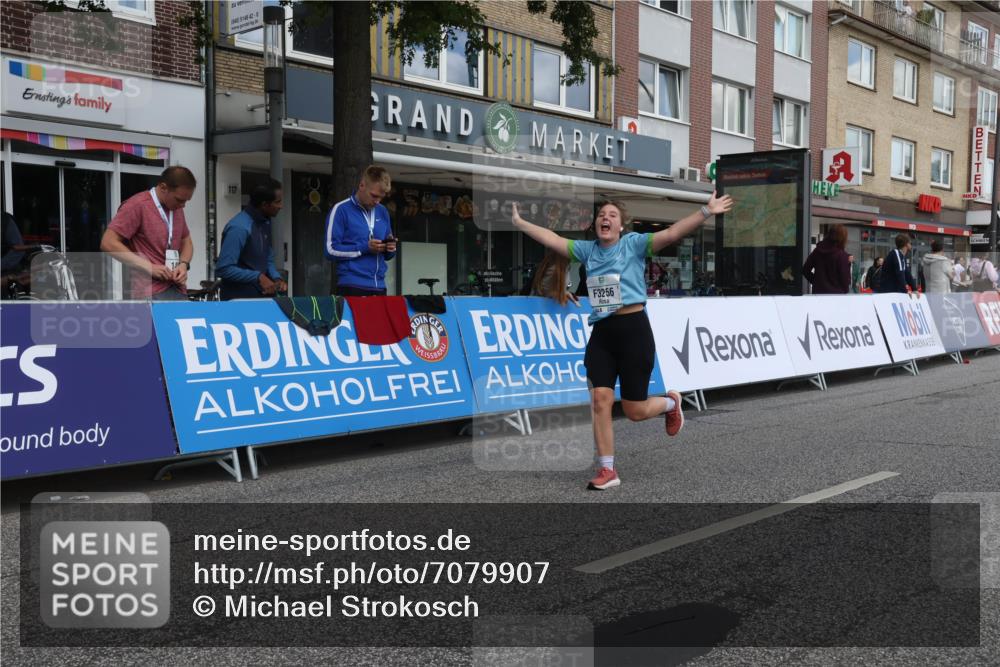 15.09.2024 - PSD Bank Halbmarathon Michael Strokosch http://msf.ph/oto/7079907 15.09.2024 12:24:18 Ziel 988, 1765, 1997, 2081, 2527, 3008, 3218, 3256, 3339, 3371, 3543 meine-sportfotos.de