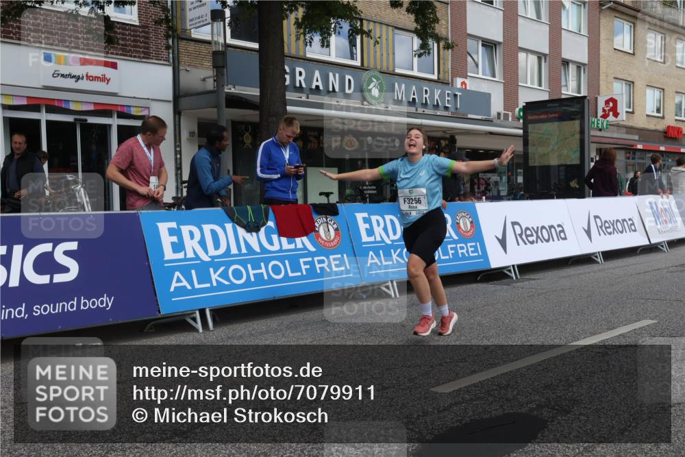 15.09.2024 - PSD Bank Halbmarathon Michael Strokosch http://msf.ph/oto/7079911 15.09.2024 12:24:18 Ziel 988, 1765, 1997, 2081, 2527, 3008, 3218, 3256, 3339, 3371, 3543 meine-sportfotos.de