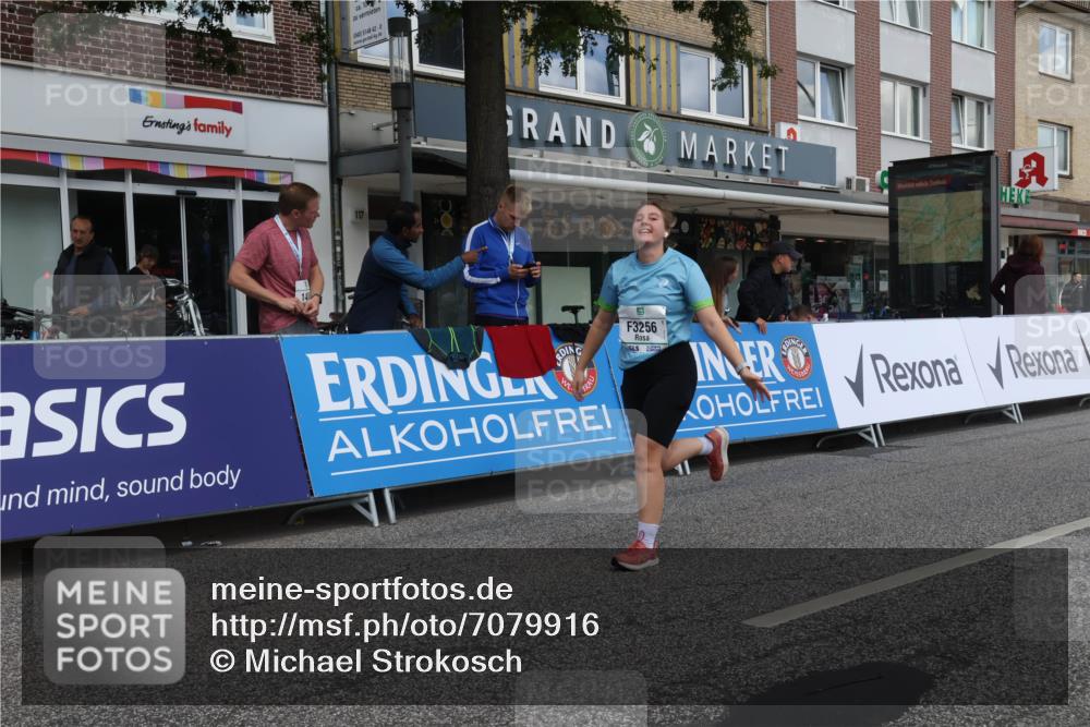 15.09.2024 - PSD Bank Halbmarathon Michael Strokosch http://msf.ph/oto/7079916 15.09.2024 12:24:18 Ziel 988, 1765, 1997, 2081, 2527, 3008, 3218, 3256, 3339, 3371, 3543 meine-sportfotos.de