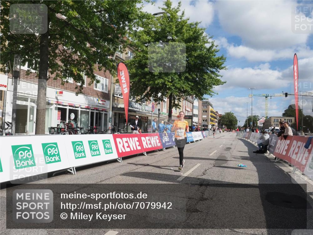 15.09.2024 - PSD Bank Halbmarathon Miley Keyser http://msf.ph/oto/7079942 15.09.2024 12:46:21 Ziel 3421 meine-sportfotos.de