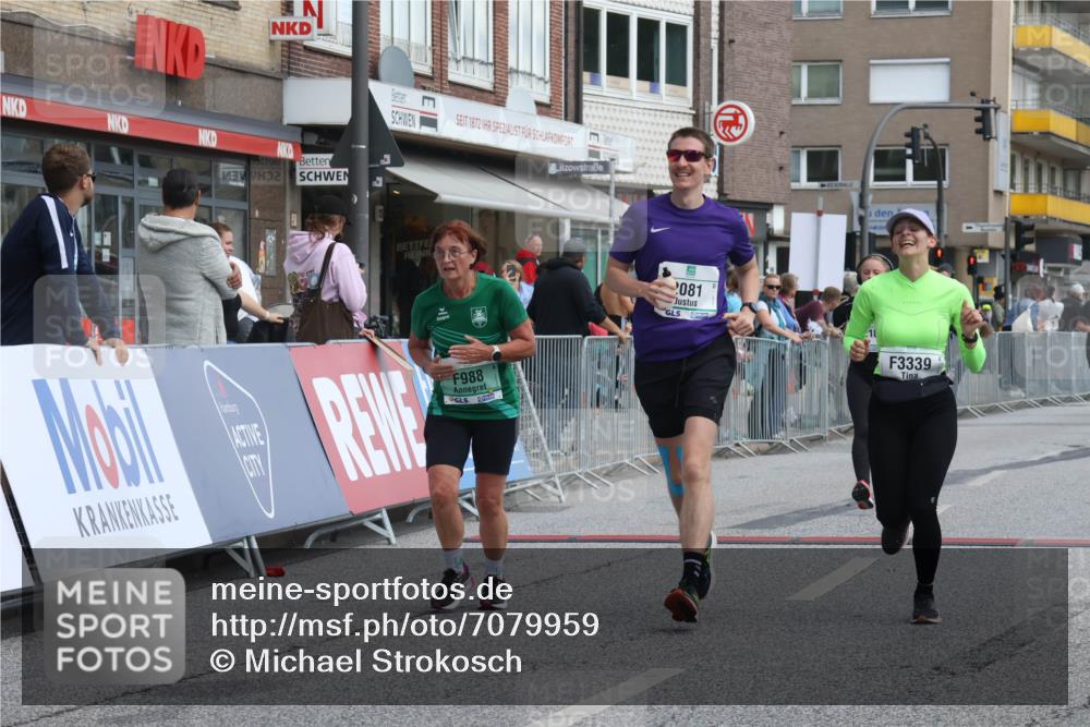15.09.2024 - PSD Bank Halbmarathon Michael Strokosch http://msf.ph/oto/7079959 15.09.2024 12:24:22 Ziel 988, 1765, 1997, 2081, 3008, 3218, 3256, 3339, 3371 meine-sportfotos.de