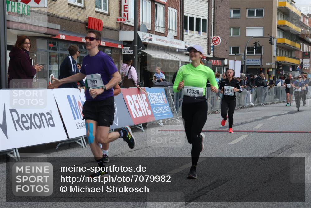 15.09.2024 - PSD Bank Halbmarathon Michael Strokosch http://msf.ph/oto/7079982 15.09.2024 12:24:24 Ziel 988, 1765, 2081, 2102, 3008, 3063, 3218, 3256, 3339, 3371 meine-sportfotos.de
