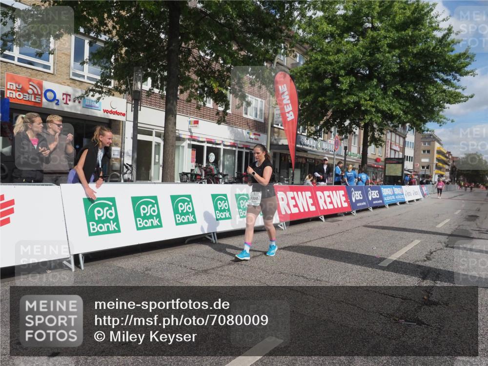 15.09.2024 - PSD Bank Halbmarathon Miley Keyser http://msf.ph/oto/7080009 15.09.2024 12:46:34 Ziel 1784, 3241 meine-sportfotos.de