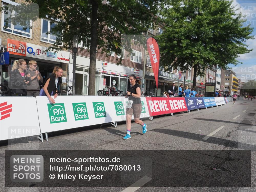 15.09.2024 - PSD Bank Halbmarathon Miley Keyser http://msf.ph/oto/7080013 15.09.2024 12:46:34 Ziel 1784, 3241 meine-sportfotos.de