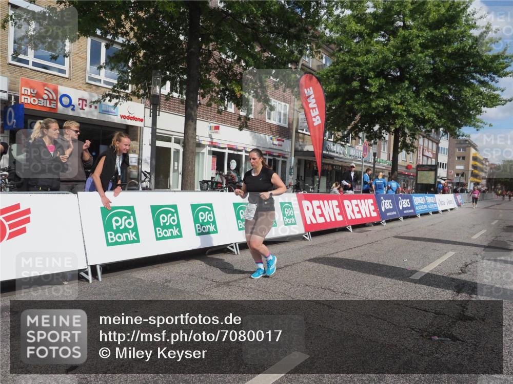 15.09.2024 - PSD Bank Halbmarathon Miley Keyser http://msf.ph/oto/7080017 15.09.2024 12:46:34 Ziel 1784, 3241 meine-sportfotos.de