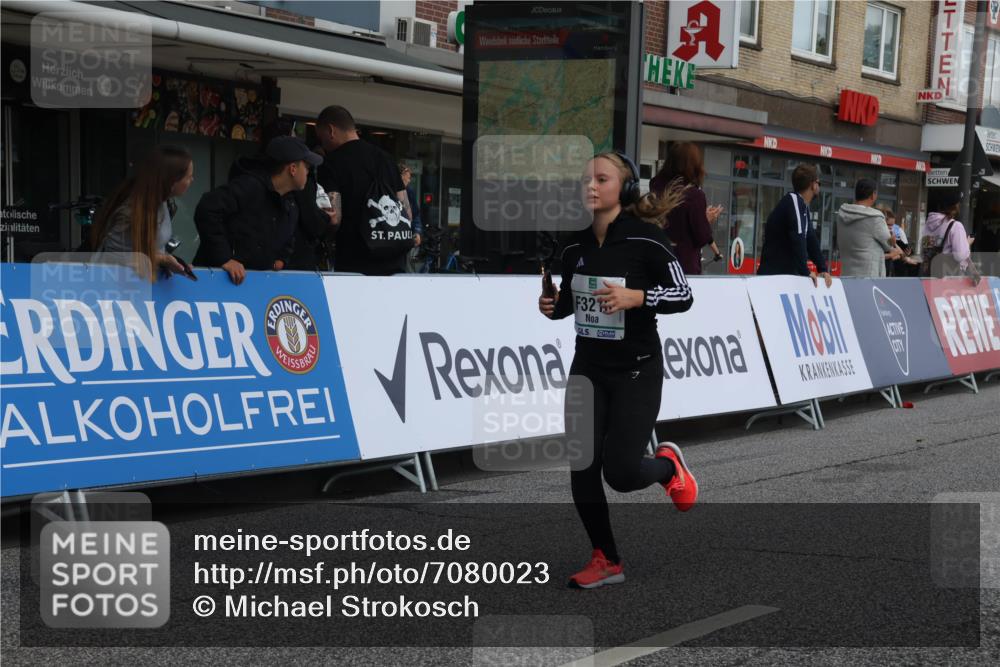 15.09.2024 - PSD Bank Halbmarathon Michael Strokosch http://msf.ph/oto/7080023 15.09.2024 12:24:27 Ziel 988, 2081, 2102, 3063, 3218, 3339 meine-sportfotos.de