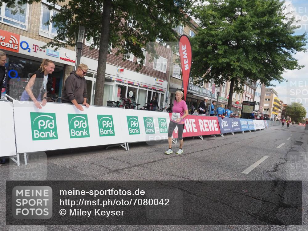 15.09.2024 - PSD Bank Halbmarathon Miley Keyser http://msf.ph/oto/7080042 15.09.2024 12:46:45 Ziel 1784, 3241, 3455 meine-sportfotos.de