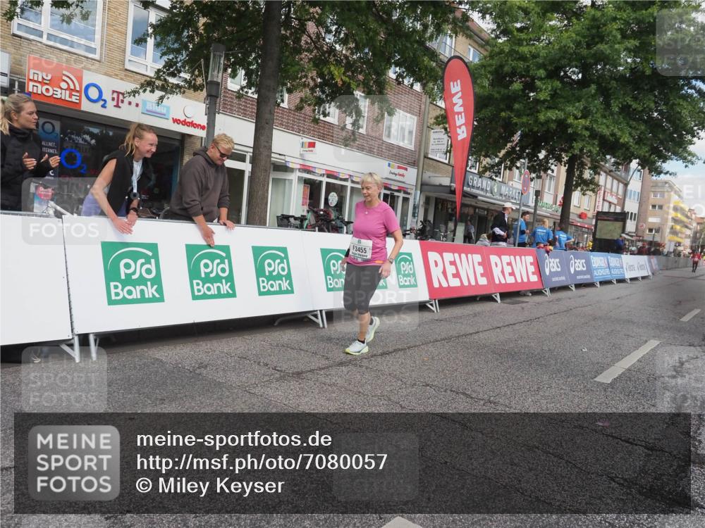 15.09.2024 - PSD Bank Halbmarathon Miley Keyser http://msf.ph/oto/7080057 15.09.2024 12:46:46 Ziel 1784, 3241, 3455 meine-sportfotos.de